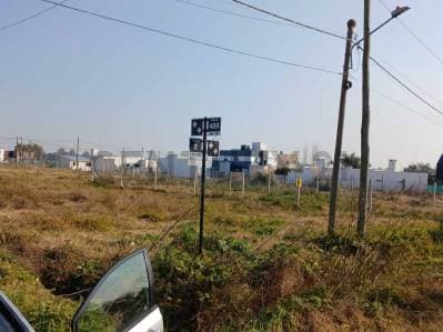 Lote en venta en Gonnet – Villa Castells - Excelente ubicación sobre calle 489 entre 2 y 3 - Principal