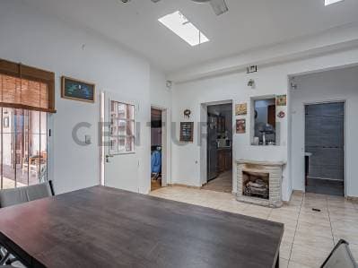 VENTA DE CASA AMPLIA SOBRE LOTE PROPIO EN EXCELENTE UBICACIÓN DE CABALLITO - 3