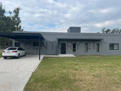 Venta de CASA 200 M2 a estrenar en BARRIO LA ASUNCION CLUB DE CAMPO, Luján ... - 2