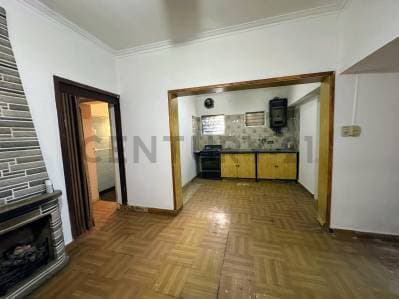 CASA EN VENTA 2 DORMITORIOS + DPTO. 2 DORMITORIOS INDEPENDIENTE, 12 ENTRE 74 Y 75. - 5