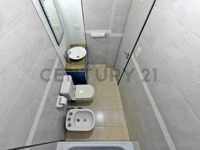 VENTA DEPTO 2 AMBIENTES CON BALCÓN MUCHA LUZ CASEROS - 5