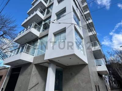 Venta Departamento Uno Dormitorio y Cochera. 17 y 42 - Principal