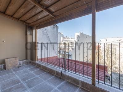 VENTA DTO ULTIMO PISO CON BALCON ATERRAZADO - 2