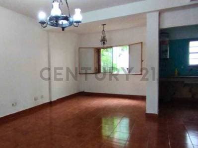 Casa en Venta 4 Dormitorios, Excelente Ubicación en Villa Elisa - 3
