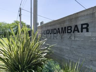 LOTE EN VENTA 10 x 28 Barrio Liquidambar, La Plata - Principal