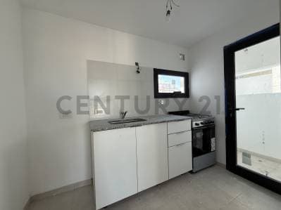CALLE 3 E/ 61 Y 62 DPTO A ESTRENAR 1 DORMITORIO + COCHERA - 3