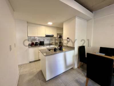 VENTA DEPARTAMENTO MONOAMBIENTE C/ BALCÓN CASTELAR - 5