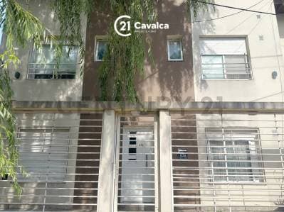 Venta departamento 2 ambientes con patio y parrilla al frente - Principal