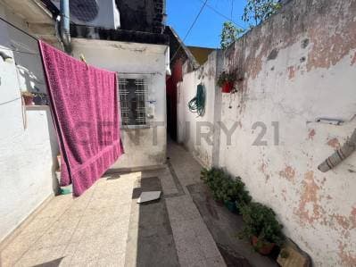 <p>Venta de Casa 3 AMBIENTES en Munro, Vicente López </p><p><sp... - 5