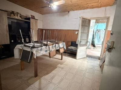 CASA VENTA- COCHERA- A RECICLAR- GRAN POTENCIAL - 4