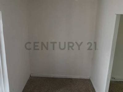 CASA TIPO PH CON PATIO EN VENTA - APTO CREDITO - PERMUTA - 5