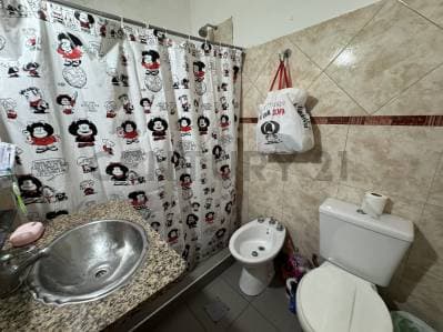 VENTA - DEPTO 3 AMBIENTES + DEPTO 2 AMBIENTES - RAMOS MEJIA - - 5