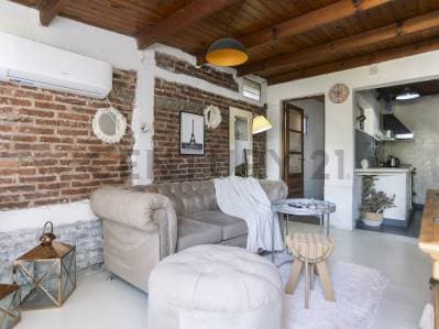 CASA EN VENTA EN LA PLATA APTO BANCO 2 DORMITORIOS PILETA VERDE - Principal