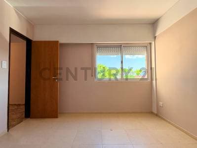 Venta Departamento de 2 Dormitorios con balcón en Echesortu, Rosario - 4