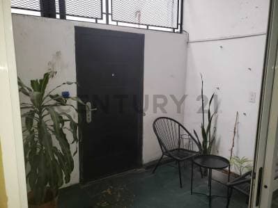 PH reciclado a nuevo en La Paternal – ¡Ideal vivienda u oficina! - 2