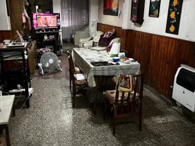 Casa en venta en La Plata a reciclar o demoler sobre avenida - 4