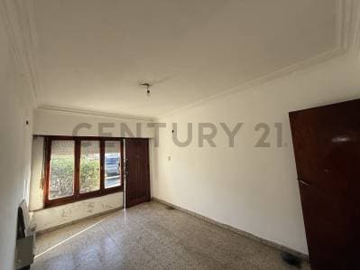 Casa en venta en Trenque Lauquen ~ Vignau 336 - 2