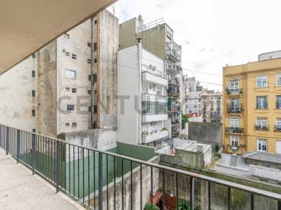 OPORTUNIDAD ! BAJO DE PRECIO 3 AMBIENTES LUMINOSOS CON BALCON CORRIDO DE 11 METROS CONTRAFRENTE ABIE - 3
