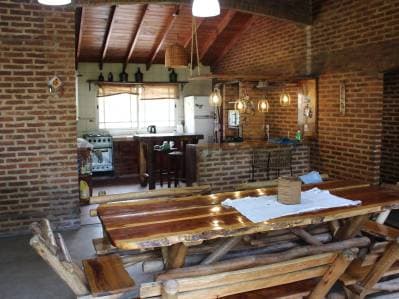 VENTA- ¡OPORTUNIDAD ÚNICA EN MORENO! CASA CON PARQUE Y PILETA EN UN LOTE DE 1000m2 - 2