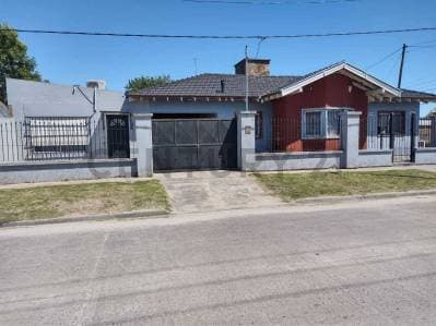 CASA EN VENTA BERISSO - 2