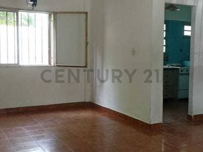 Casa en Venta 4 Dormitorios, Excelente Ubicación en Villa Elisa - 4