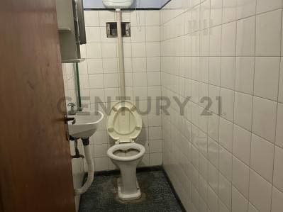 CENTURY 21 LOPEZ ALQUILA SALON COMERCIAL EN GODOY CRUZ - 4
