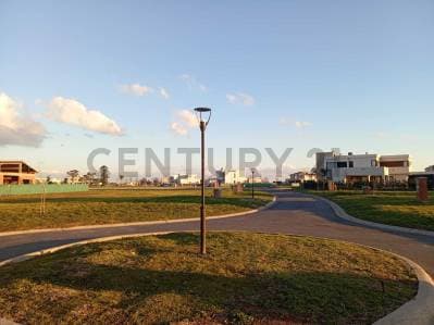 Lote interno en VENTA Barrio village plaza Bella vista - 5