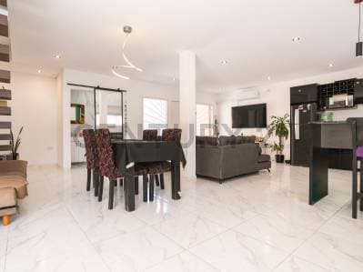 CASA + DUPLEX EN VENTA EN GONNET - 5