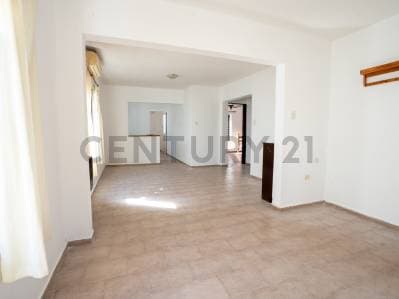 148 e/ 44 y 45 La Plata | Casa en venta 2 dormitorios, galpón y depto a reciclar | Gran potencial - 5