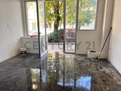 Venta de Local comercial en La Plata - 2