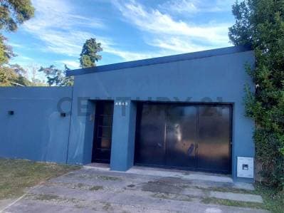 134 entre 428 y 429. Casa en Venta 3 dorm. Villa Elisa. - Principal
