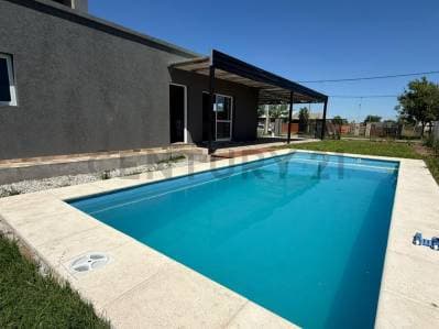 CASA A ESTRENAR EN PUNTA CHACRA - Principal