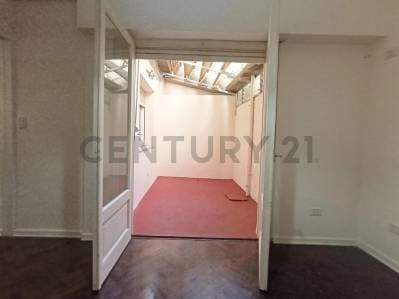 Departamento 2 ambientes en venta con patio! en Caballito - 4