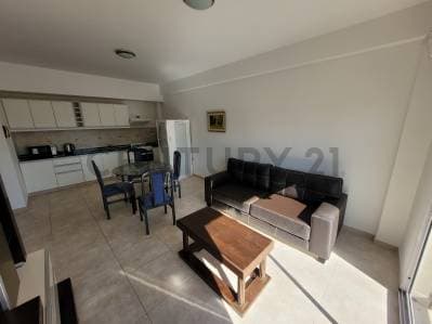 Departamento de 2 Dormitorios con Cochera en Venta - Principal