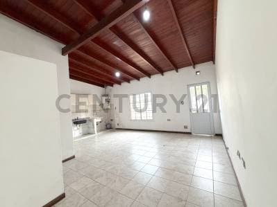Departamento 2 ambientes con patio e ingreso para vehículo. VENADO TUERTO - Principal