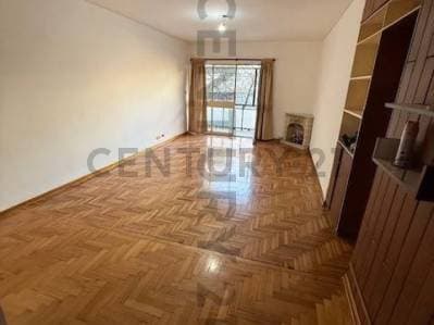 VENTA-PERMUTA depto tipo PH 3 Amb c/balcon y patio Almagro - 2