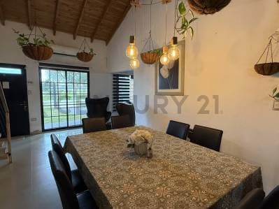 515 entre 147 y 148- CASA EN VENTA DE 4 DORMITORIOS - 4