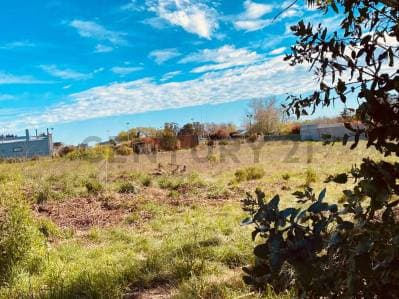 Venta lote sobre Avenida Pedersen - 3