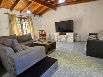 HERMOSA CASA EN GUAYMALLEN DORREGO - 5