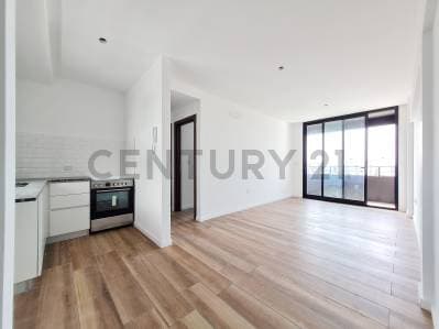 Departamento en venta de un dormitorio con cochera - Principal