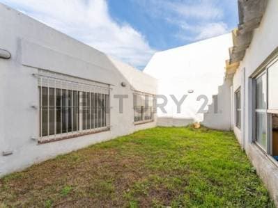 Venta casa 4 ambientes con cochera jardín y quincho en Ramos Mejia - 5