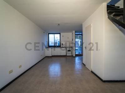 DUPLEX EN VENTA EN SAN CARLOS LA PLATA - 3