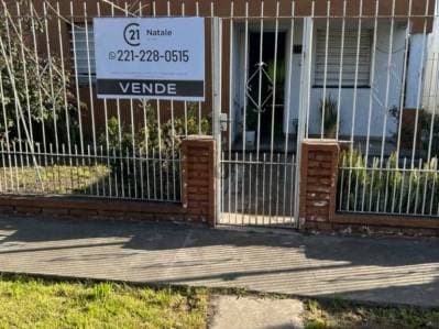 Casa en venta 153 67 y 68. Dos dormitorios - Principal