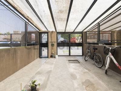 VENTA DE DUPLEX CON PARQUE Y PILETA EN EXCELENTE ZONA DE LA CIUDAD DE LA PLATA.- - 4