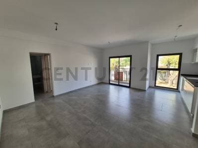 VENTA 2 ambientes a ESTRENAR con terraza propia, parrilla y cochera. Ituzaingo - 4