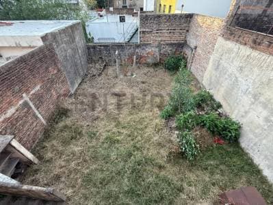 VENTA Casa 3 ambientes a refaccionar con parque y terraza | Caseros Norte – ACEPTA PERMUTA - 4