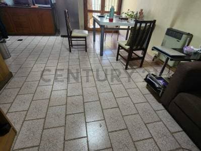 CASA EN VENTA BARRIO CENTRO EMPLEADOS DE COMERCIO - 4