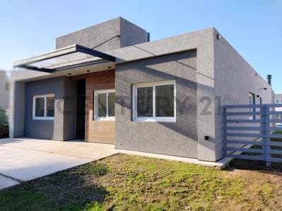 Casa en venta Barrio San Pablo, Pilar. 5 ambientes con pileta. - 2