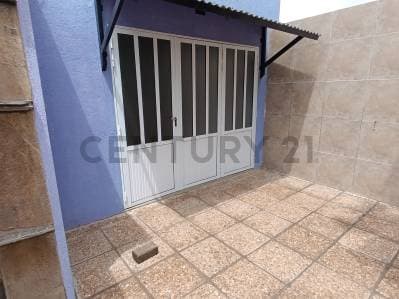 CASA EN VENTA EN RAFAELA CON TODOS LOS SERVICIOS - 2