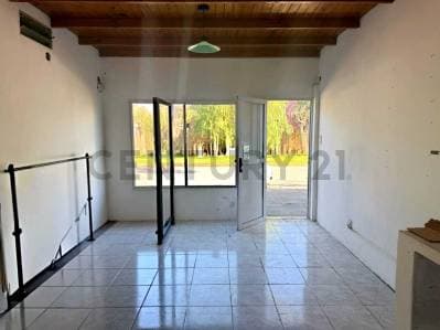 VENTA CASA Y LOCALES EN PARADA ROBLES | Lote 450 m² con Casa 4 AMB + 2 Locales Comerciales con Re - 5